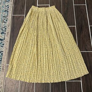 🦋 Vintage Yellow Floral Pleated Maxi Skirt